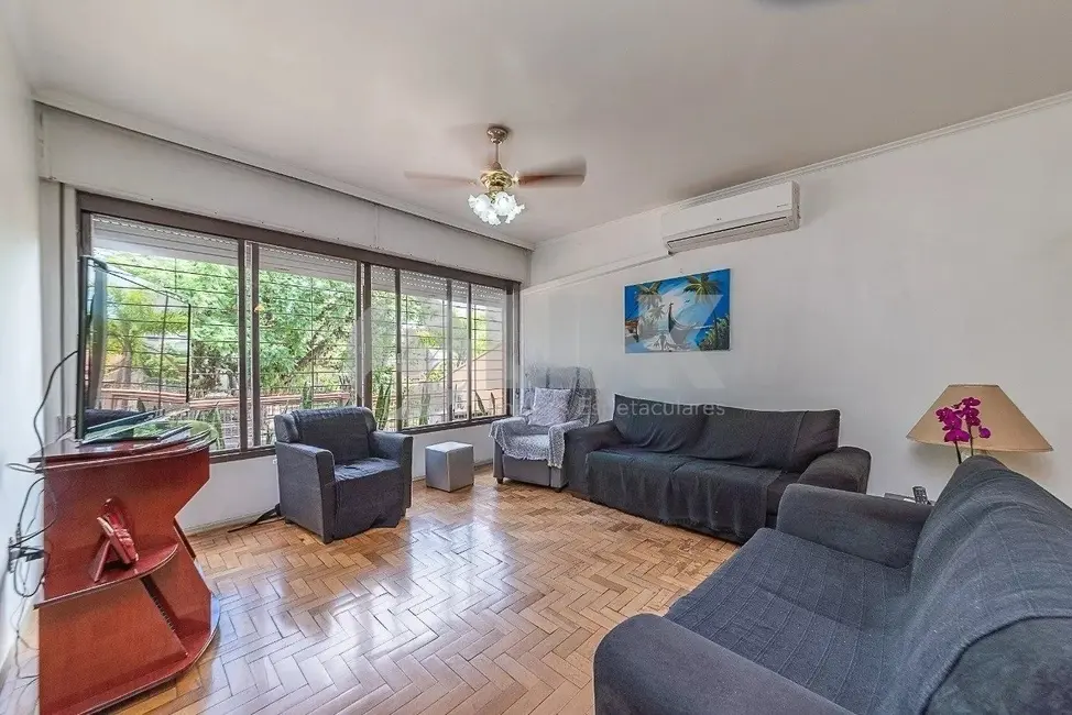 Foto 4 de Casa com 3 quartos à venda, 258m2 em Chácara das Pedras, Porto Alegre - RS