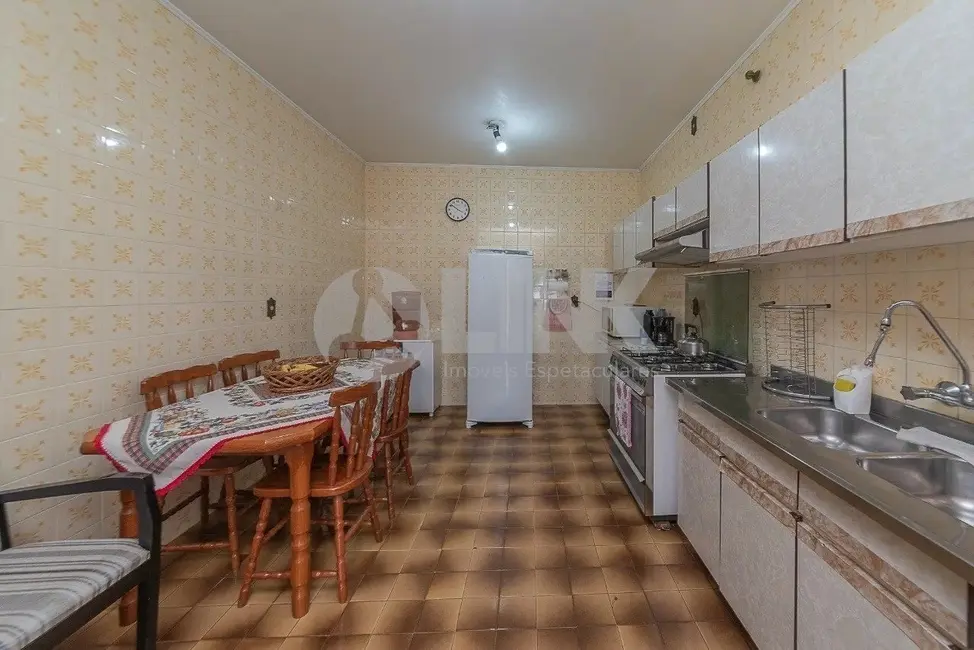 Foto 8 de Casa com 3 quartos à venda, 258m2 em Chácara das Pedras, Porto Alegre - RS