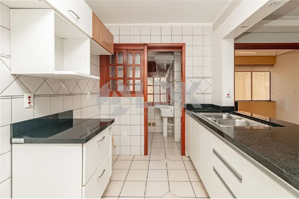 Foto 5 de Apartamento com 2 quartos à venda, 74m2 em Jardim Itu, Porto Alegre - RS