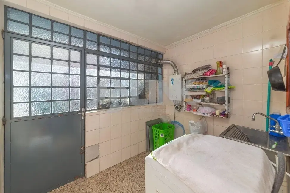 Casa com 3 quartos à venda, 262m2 em Auxiliadora, Porto Alegre - RS - imagem 6 Foto 6 de Casa com 3 quartos à venda, 262m2 em Auxiliadora, Porto Alegre - RS