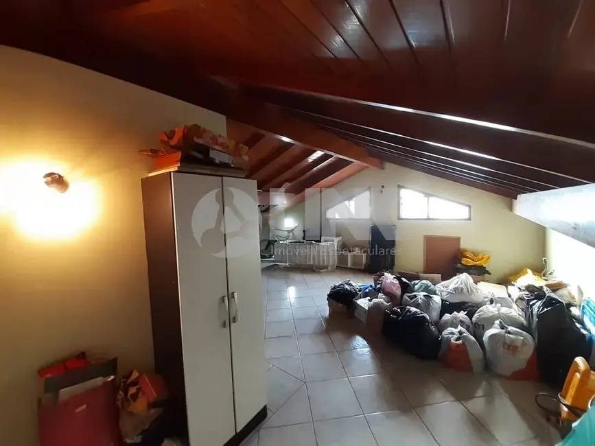 Foto 8 de Casa com 3 quartos à venda, 226m2 em Jardim Itu, Porto Alegre - RS