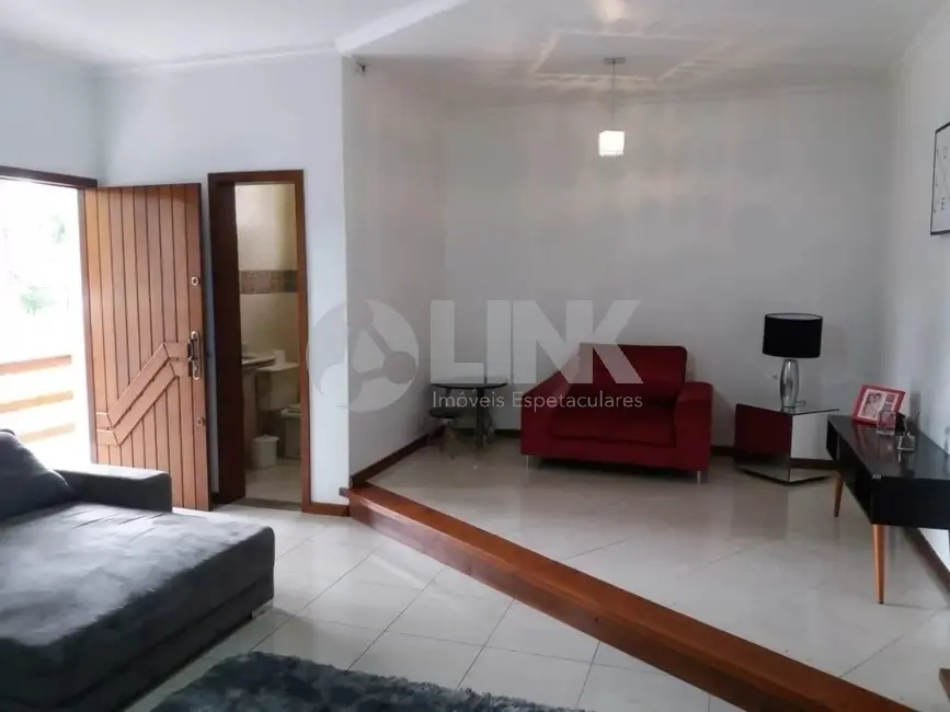 Foto 4 de Casa com 3 quartos à venda, 226m2 em Jardim Itu, Porto Alegre - RS