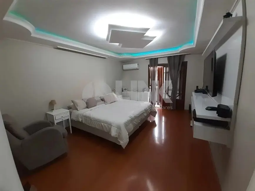 Foto 9 de Casa com 3 quartos à venda, 226m2 em Jardim Itu, Porto Alegre - RS