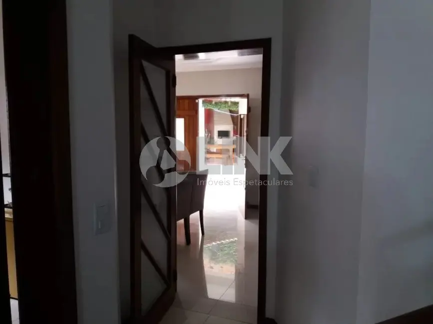 Foto 6 de Casa com 3 quartos à venda, 226m2 em Jardim Itu, Porto Alegre - RS