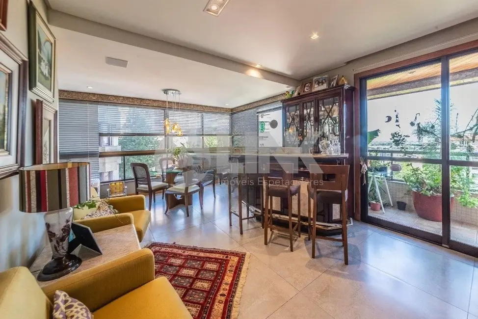Apartamento com 3 quartos à venda, 240m2 em Moinhos de Vento, Porto Alegre - RS - imagem 9 Foto 9 de Apartamento com 3 quartos à venda, 240m2 em Moinhos de Vento, Porto Alegre - RS