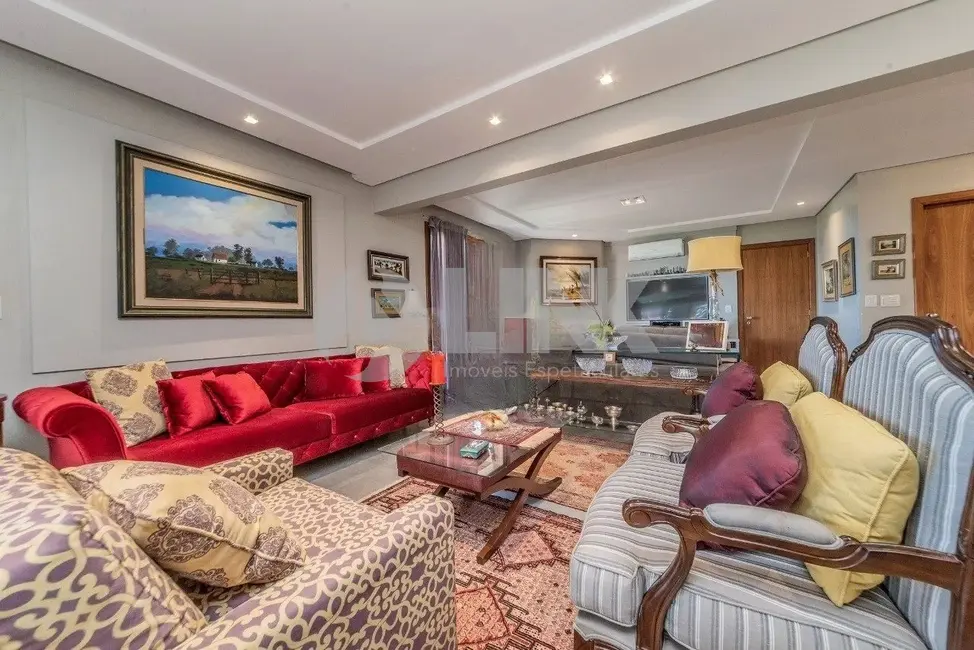 Apartamento com 3 quartos à venda, 240m2 em Moinhos de Vento, Porto Alegre - RS - imagem 4 Foto 4 de Apartamento com 3 quartos à venda, 240m2 em Moinhos de Vento, Porto Alegre - RS