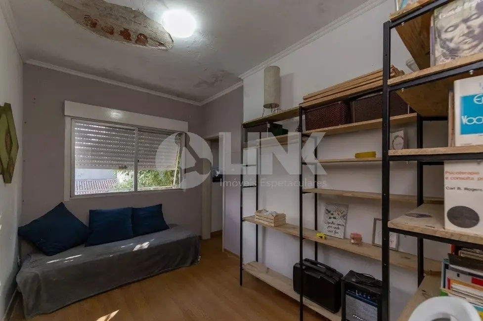 Casa com 3 quartos à venda, 300m2 em Petrópolis, Porto Alegre - RS - imagem 9 Foto 9 de Casa com 3 quartos à venda, 300m2 em Petrópolis, Porto Alegre - RS