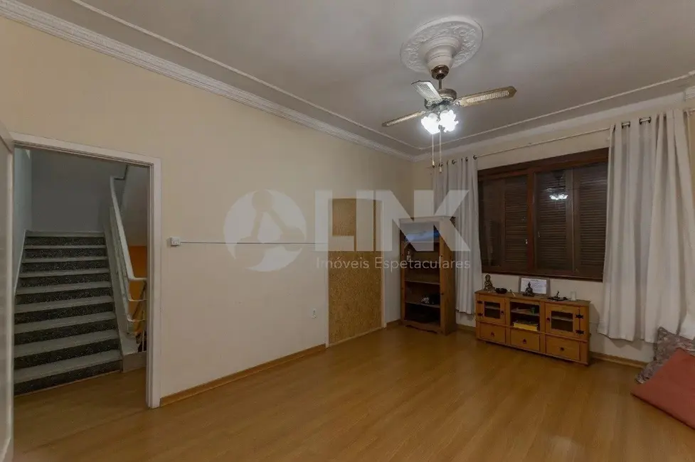 Casa com 3 quartos à venda, 300m2 em Petrópolis, Porto Alegre - RS - imagem 8 Foto 8 de Casa com 3 quartos à venda, 300m2 em Petrópolis, Porto Alegre - RS