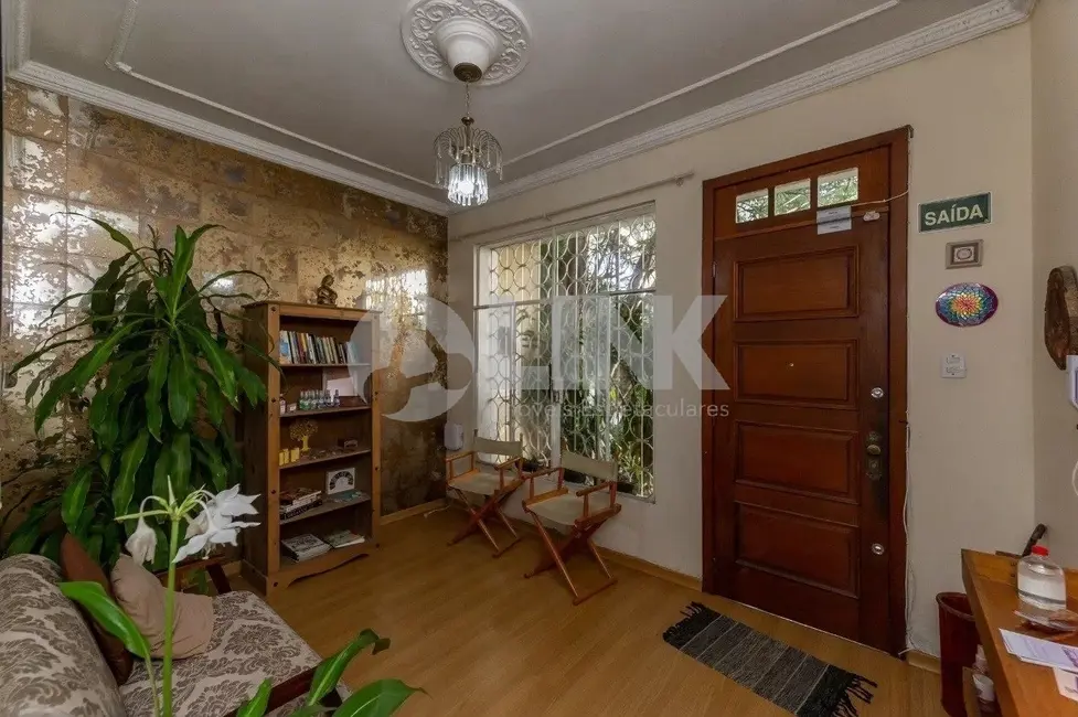 Casa com 3 quartos à venda, 300m2 em Petrópolis, Porto Alegre - RS - imagem 3 Foto 3 de Casa com 3 quartos à venda, 300m2 em Petrópolis, Porto Alegre - RS