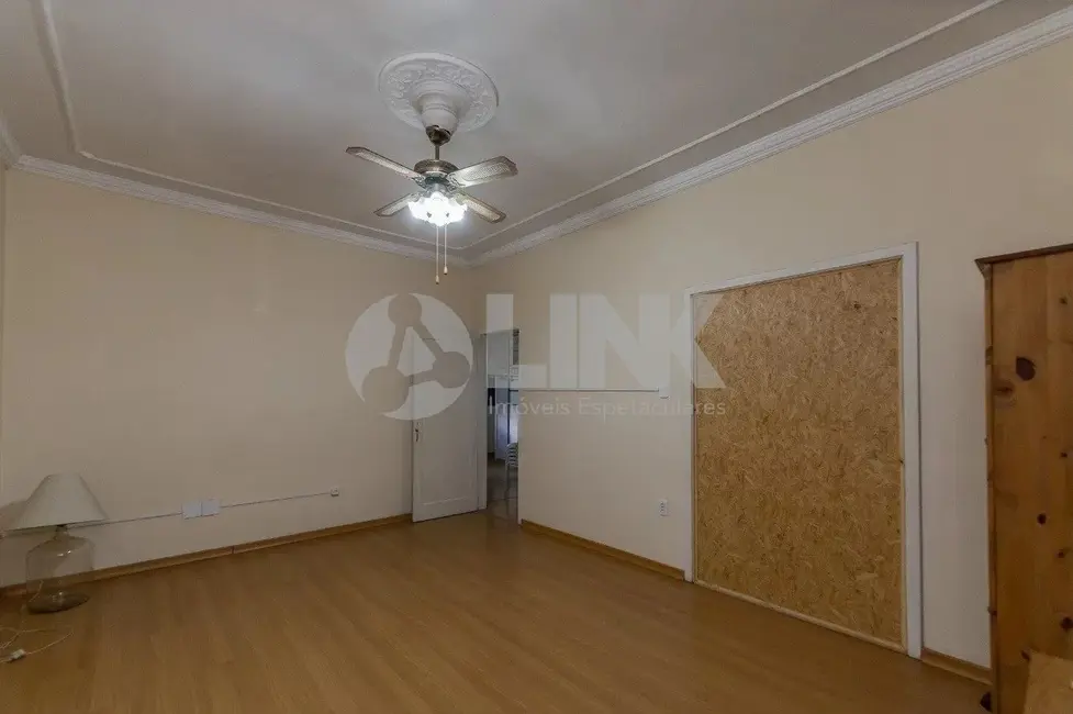 Casa com 3 quartos à venda, 300m2 em Petrópolis, Porto Alegre - RS - imagem 7 Foto 7 de Casa com 3 quartos à venda, 300m2 em Petrópolis, Porto Alegre - RS