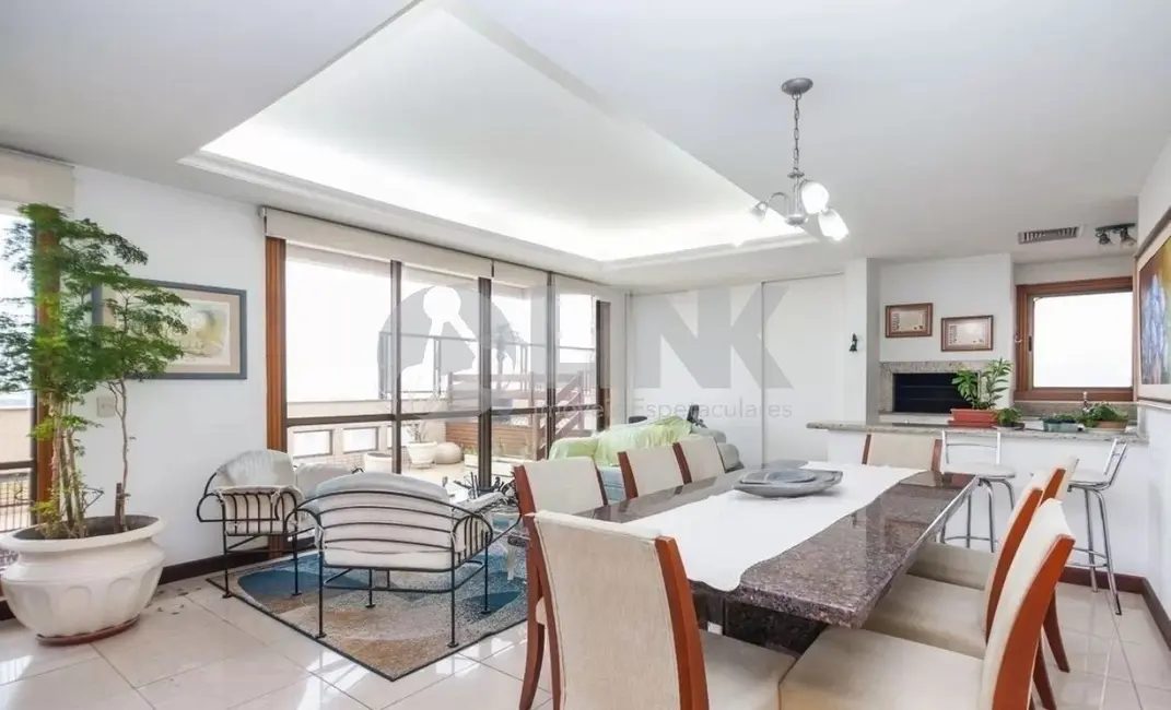 Apartamento com 4 quartos à venda, 353m2 em Três Figueiras, Porto Alegre - RS - imagem 3 Foto 3 de Apartamento com 4 quartos à venda, 353m2 em Três Figueiras, Porto Alegre - RS