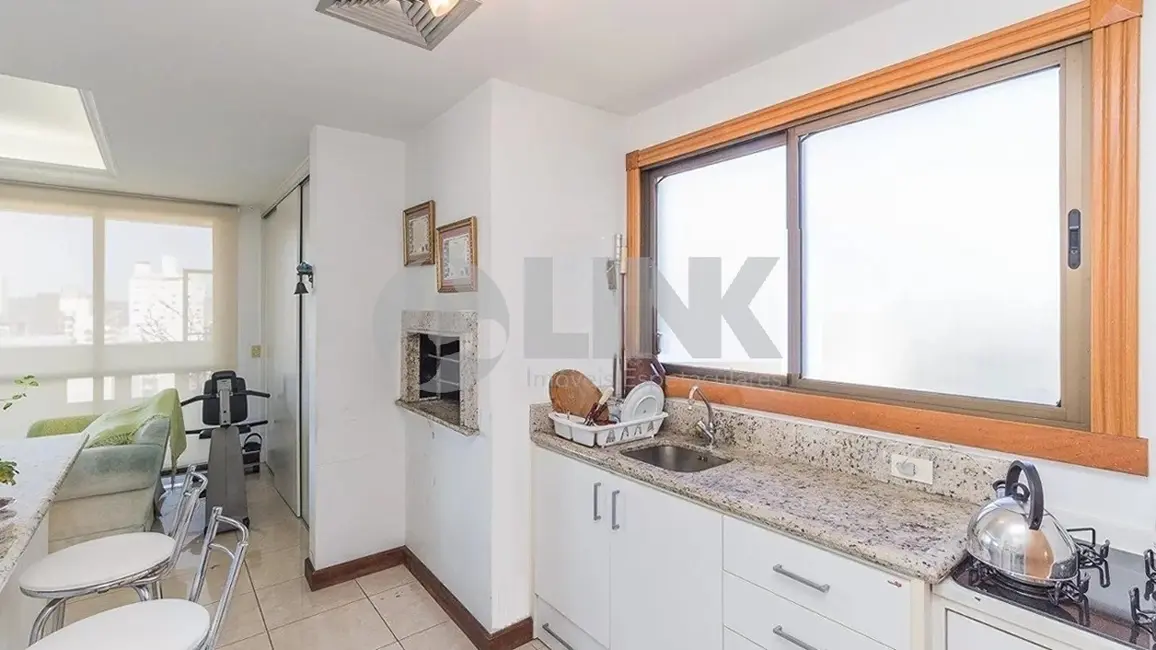 Apartamento com 4 quartos à venda, 353m2 em Três Figueiras, Porto Alegre - RS - imagem 7 Foto 7 de Apartamento com 4 quartos à venda, 353m2 em Três Figueiras, Porto Alegre - RS