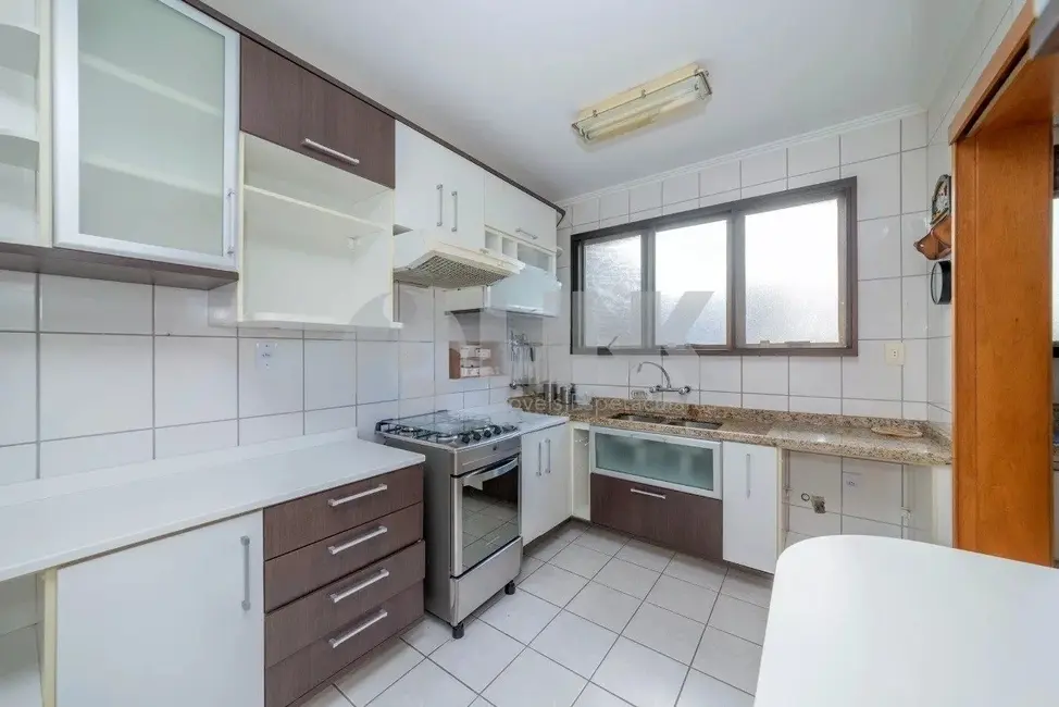 Apartamento com 3 quartos à venda, 261m2 em Menino Deus, Porto Alegre - RS - imagem 6 Foto 6 de Apartamento com 3 quartos à venda, 261m2 em Menino Deus, Porto Alegre - RS