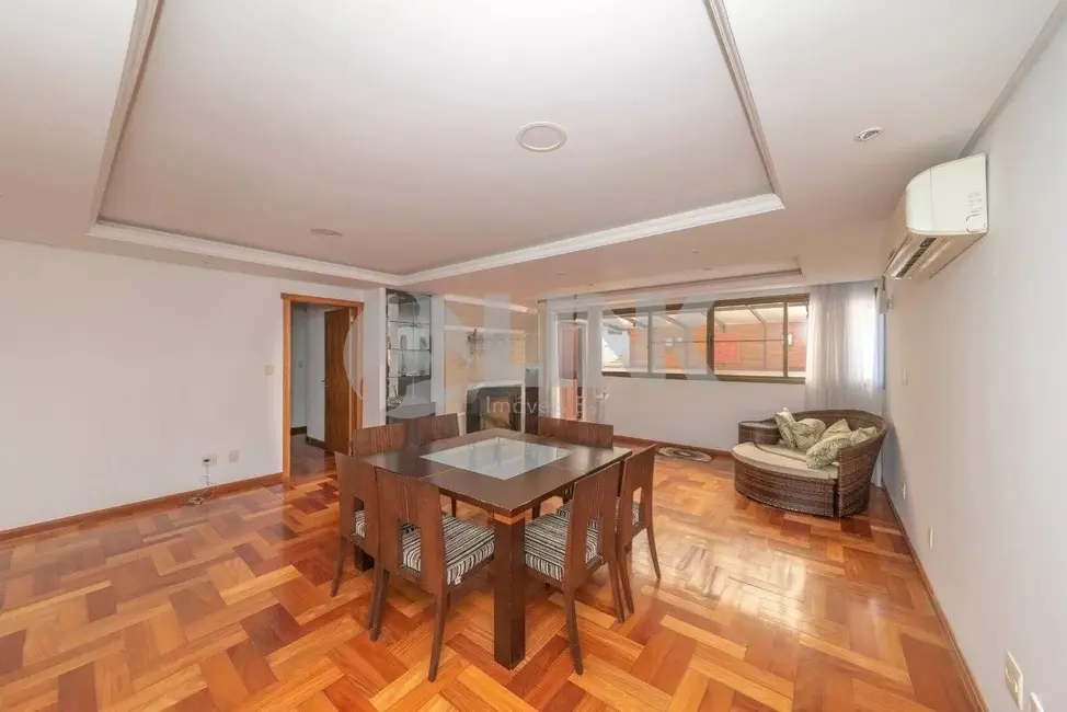 Apartamento com 3 quartos à venda, 261m2 em Menino Deus, Porto Alegre - RS - imagem 3 Foto 3 de Apartamento com 3 quartos à venda, 261m2 em Menino Deus, Porto Alegre - RS