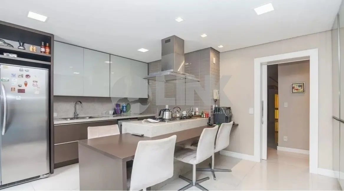 Casa com 5 quartos à venda, 294m2 em Jardim Botânico, Porto Alegre - RS - imagem 9 Foto 9 de Casa com 5 quartos à venda, 294m2 em Jardim Botânico, Porto Alegre - RS