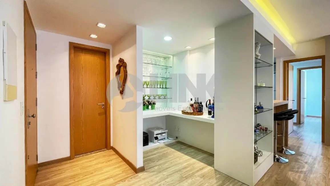 Foto 3 de Apartamento com 3 quartos à venda, 106m2 em Passo da Areia, Porto Alegre - RS