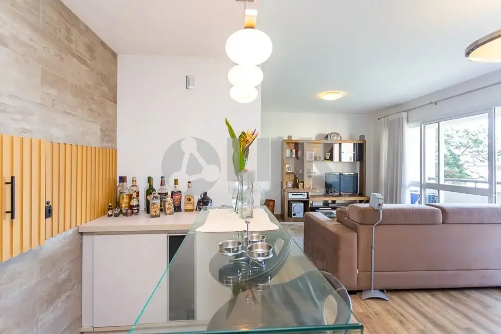 Apartamento com 3 quartos à venda, 106m2 em Passo da Areia, Porto Alegre - RS - imagem 9 Foto 9 de Apartamento com 3 quartos à venda, 106m2 em Passo da Areia, Porto Alegre - RS