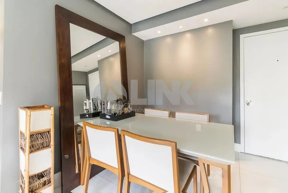 Foto 5 de Apartamento com 2 quartos à venda, 68m2 em Passo da Areia, Porto Alegre - RS