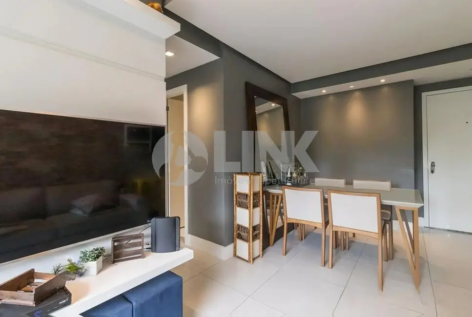 Foto 3 de Apartamento com 2 quartos à venda, 68m2 em Passo da Areia, Porto Alegre - RS