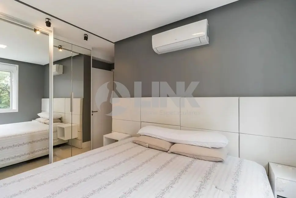 Foto 6 de Apartamento com 2 quartos à venda, 68m2 em Passo da Areia, Porto Alegre - RS