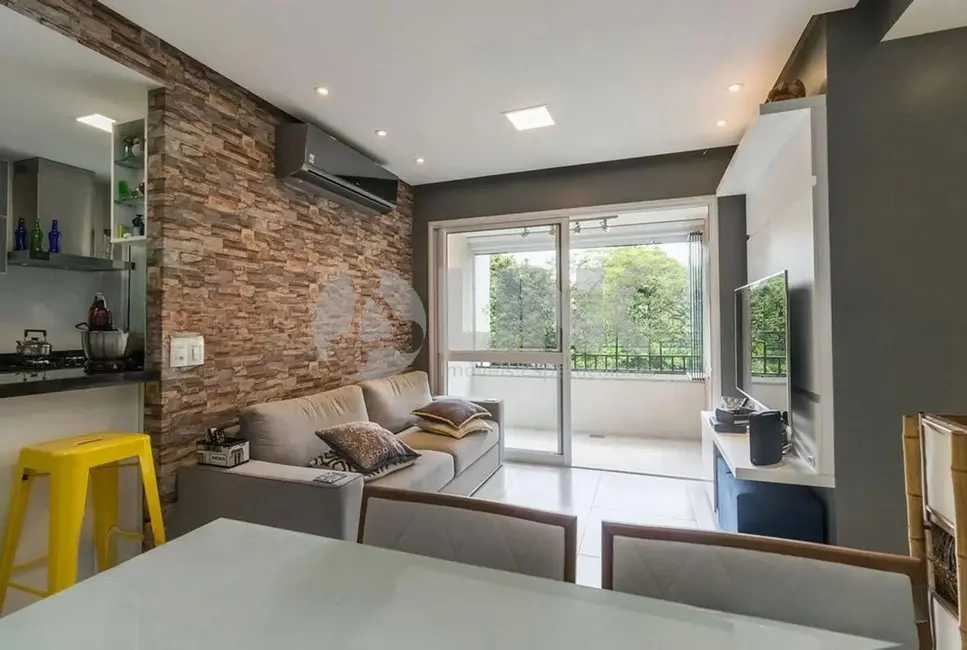 Foto 4 de Apartamento com 2 quartos à venda, 68m2 em Passo da Areia, Porto Alegre - RS