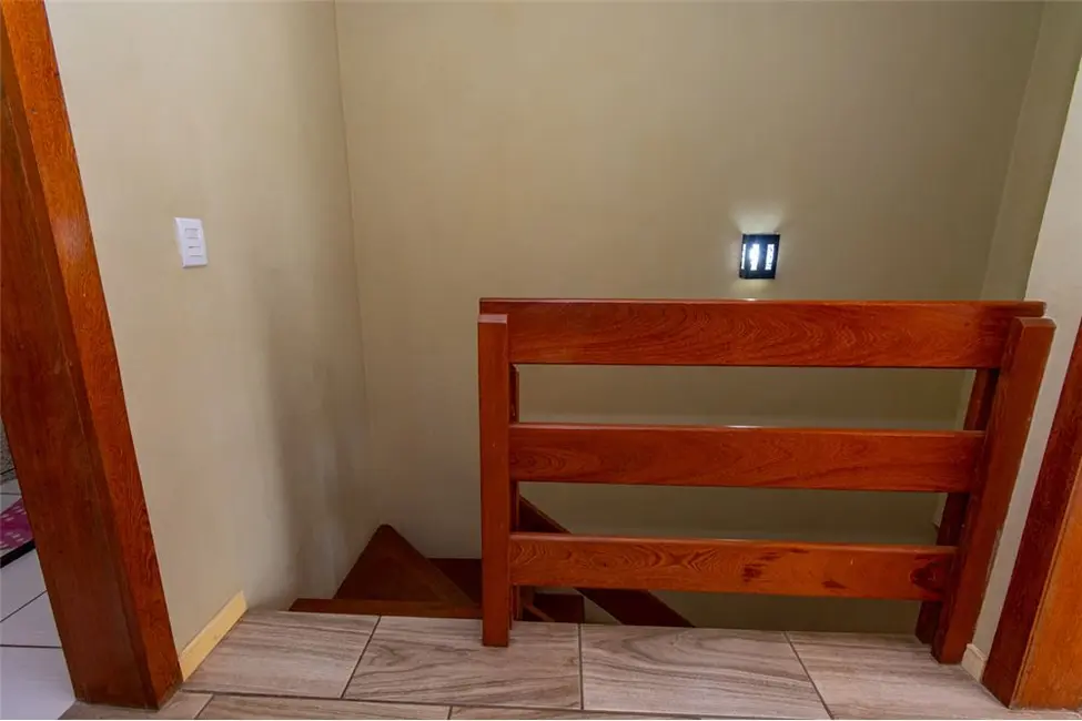 Casa com 2 quartos à venda, 148m2 em Estância Velha, Canoas - RS - imagem 7 Foto 7 de Casa com 2 quartos à venda, 148m2 em Estância Velha, Canoas - RS