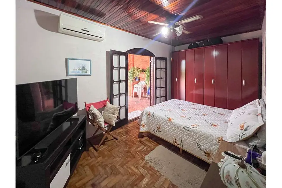 Casa com 3 quartos à venda, 119m2 em Igara, Canoas - RS - imagem 3 Foto 3 de Casa com 3 quartos à venda, 119m2 em Igara, Canoas - RS