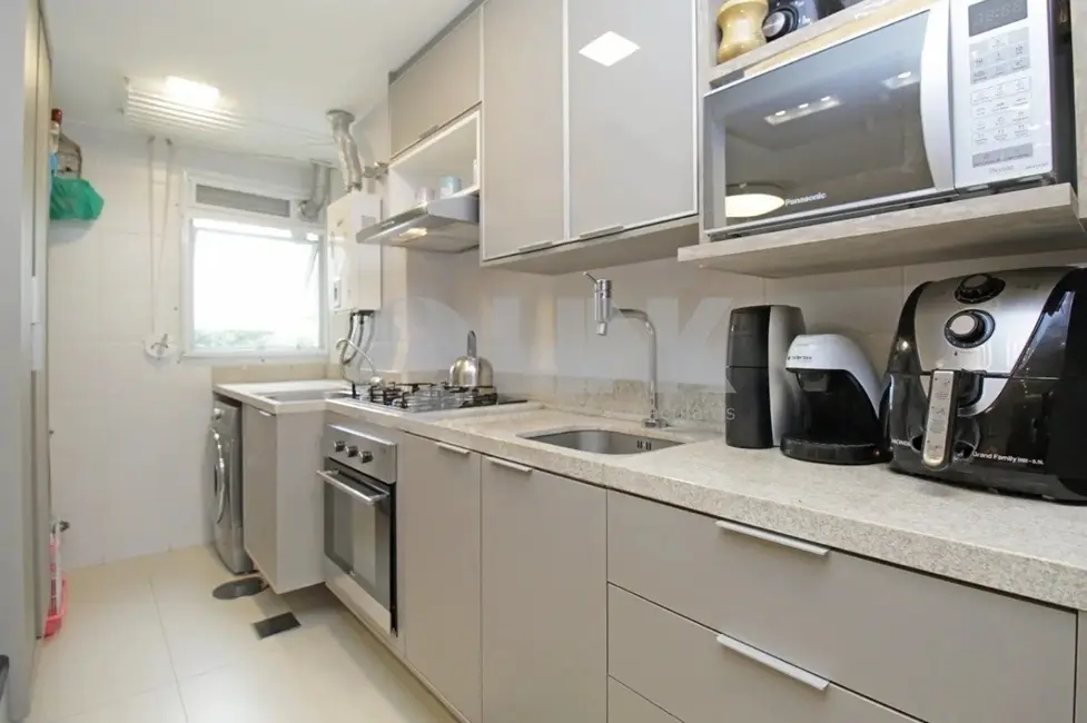 Foto 5 de Apartamento com 2 quartos à venda, 68m2 em Passo da Areia, Porto Alegre - RS