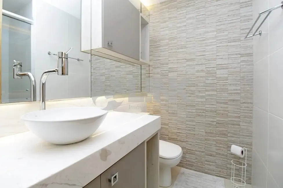 Foto 7 de Apartamento com 2 quartos à venda, 68m2 em Passo da Areia, Porto Alegre - RS