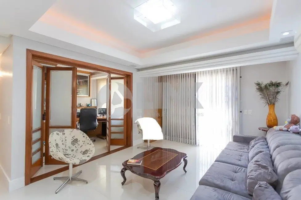 Casa com 4 quartos à venda, 449m2 em Jardim Itu, Porto Alegre - RS - imagem 3 Foto 3 de Casa com 4 quartos à venda, 449m2 em Jardim Itu, Porto Alegre - RS