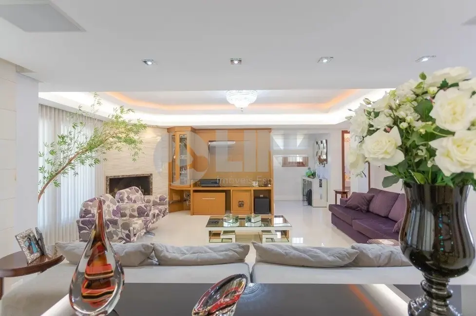 Casa com 4 quartos à venda, 449m2 em Jardim Itu, Porto Alegre - RS - imagem 7 Foto 7 de Casa com 4 quartos à venda, 449m2 em Jardim Itu, Porto Alegre - RS