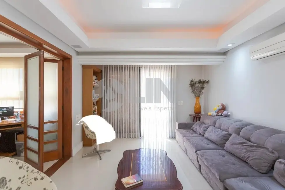 Casa com 4 quartos à venda, 449m2 em Jardim Itu, Porto Alegre - RS - imagem 4 Foto 4 de Casa com 4 quartos à venda, 449m2 em Jardim Itu, Porto Alegre - RS