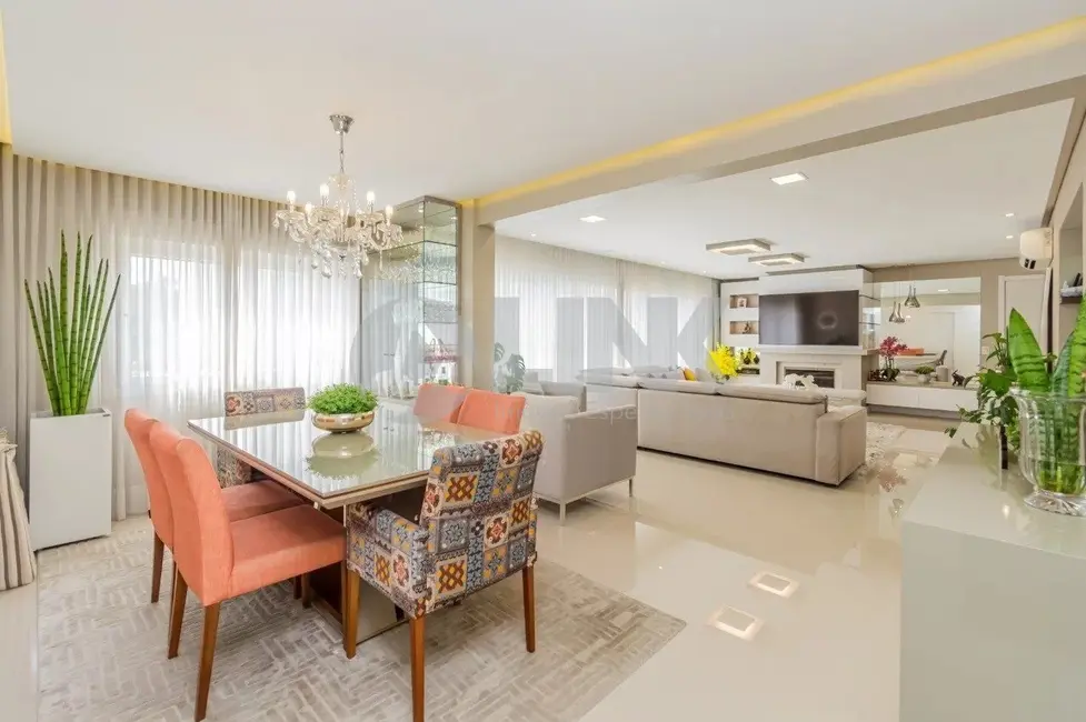 Apartamento com 3 quartos à venda, 158m2 em Menino Deus, Porto Alegre - RS - imagem 6 Foto 6 de Apartamento com 3 quartos à venda, 158m2 em Menino Deus, Porto Alegre - RS