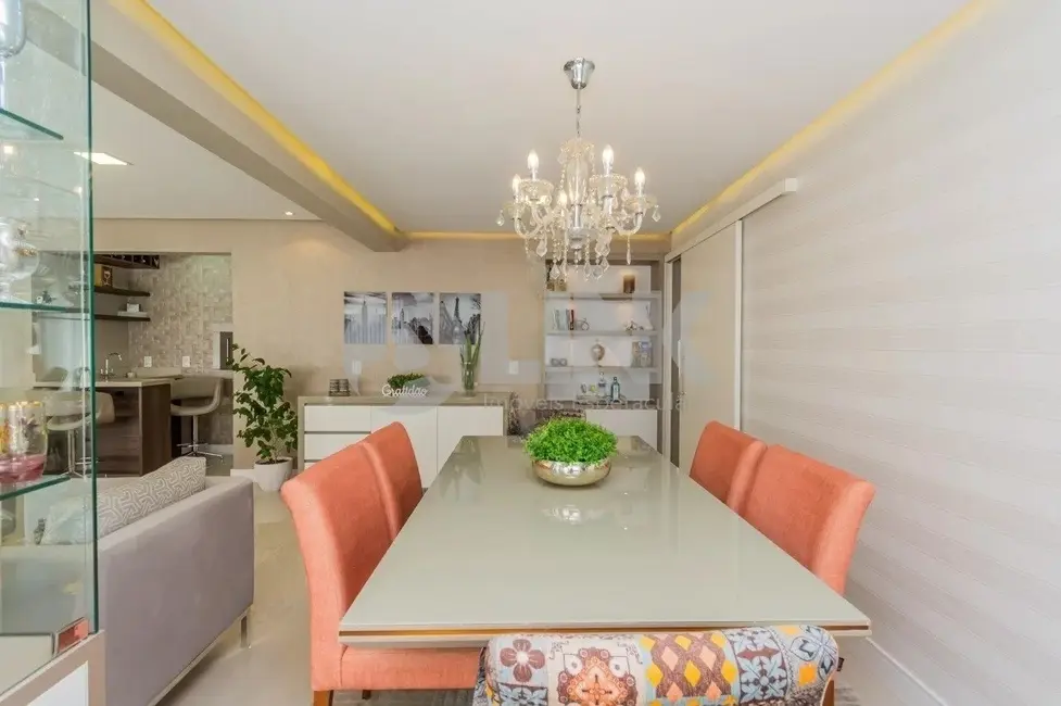 Apartamento com 3 quartos à venda, 158m2 em Menino Deus, Porto Alegre - RS - imagem 8 Foto 8 de Apartamento com 3 quartos à venda, 158m2 em Menino Deus, Porto Alegre - RS