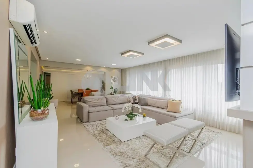 Apartamento com 3 quartos à venda, 158m2 em Menino Deus, Porto Alegre - RS - imagem 2 Foto 2 de Apartamento com 3 quartos à venda, 158m2 em Menino Deus, Porto Alegre - RS