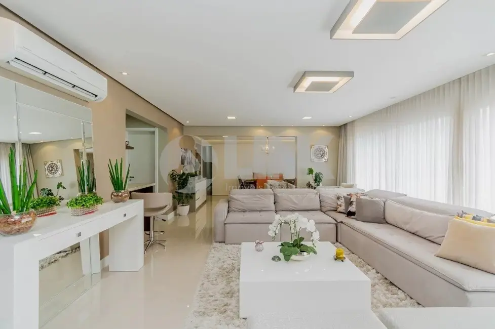 Apartamento com 3 quartos à venda, 158m2 em Menino Deus, Porto Alegre - RS - imagem 3 Foto 3 de Apartamento com 3 quartos à venda, 158m2 em Menino Deus, Porto Alegre - RS