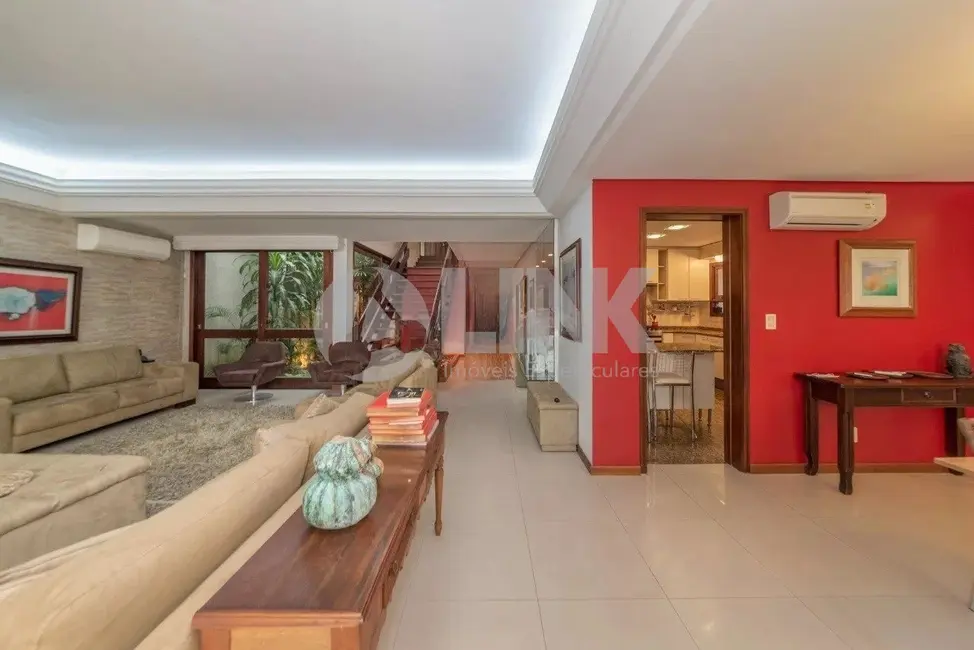 Casa com 4 quartos à venda, 400m2 em Três Figueiras, Porto Alegre - RS - imagem 8 Foto 8 de Casa com 4 quartos à venda, 400m2 em Três Figueiras, Porto Alegre - RS