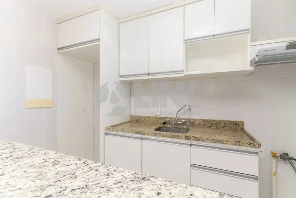 Foto 5 de Apartamento com 2 quartos à venda, 70m2 em Passo da Areia, Porto Alegre - RS