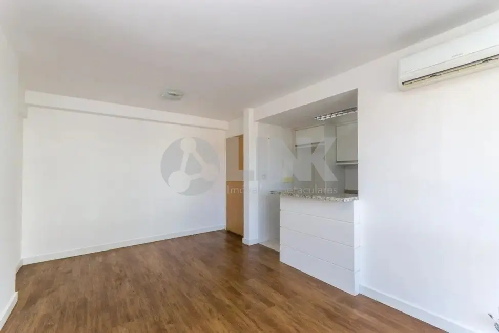 Foto 3 de Apartamento com 2 quartos à venda, 70m2 em Passo da Areia, Porto Alegre - RS