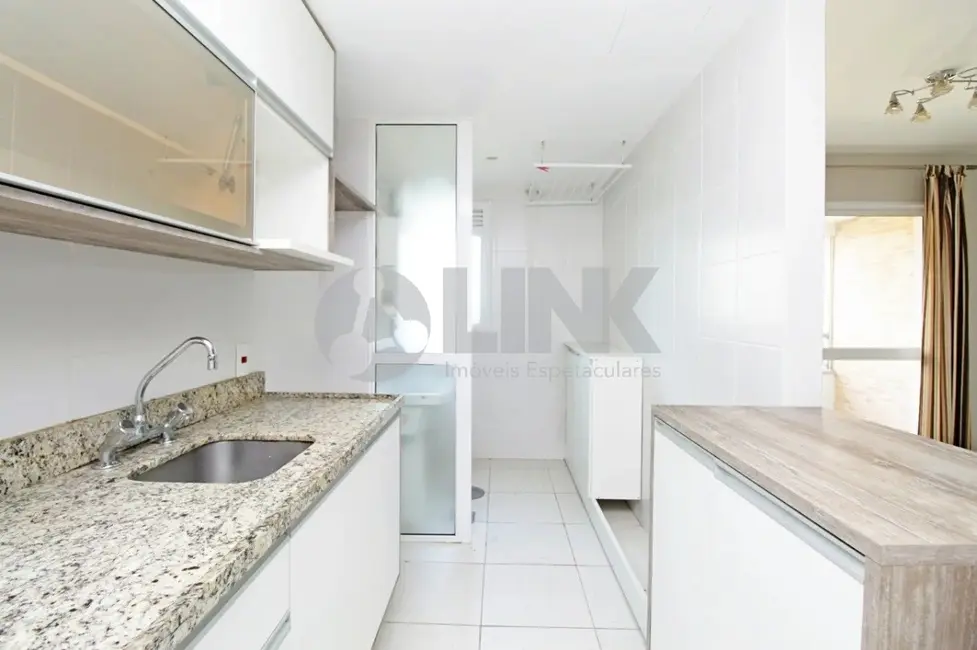 Apartamento com 3 quartos à venda, 82m2 em Passo da Areia, Porto Alegre - RS - imagem 8 Foto 8 de Apartamento com 3 quartos à venda, 82m2 em Passo da Areia, Porto Alegre - RS