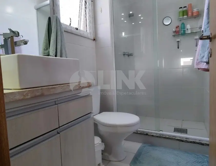 Apartamento com 3 quartos à venda, 75m2 em Passo da Areia, Porto Alegre - RS - imagem 8 Foto 8 de Apartamento com 3 quartos à venda, 75m2 em Passo da Areia, Porto Alegre - RS