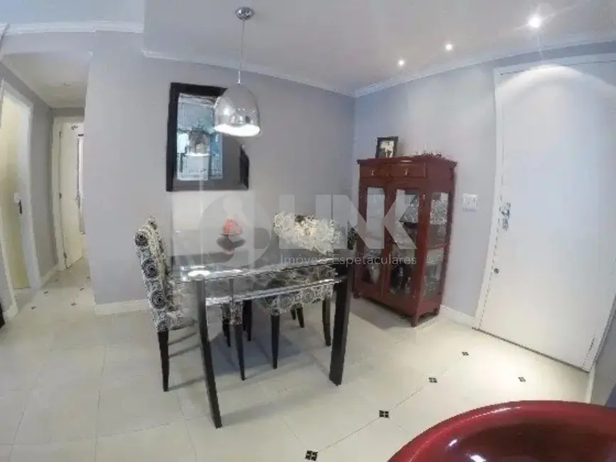 Apartamento com 2 quartos à venda, 63m2 em Passo da Areia, Porto Alegre - RS - imagem 4 Foto 4 de Apartamento com 2 quartos à venda, 63m2 em Passo da Areia, Porto Alegre - RS