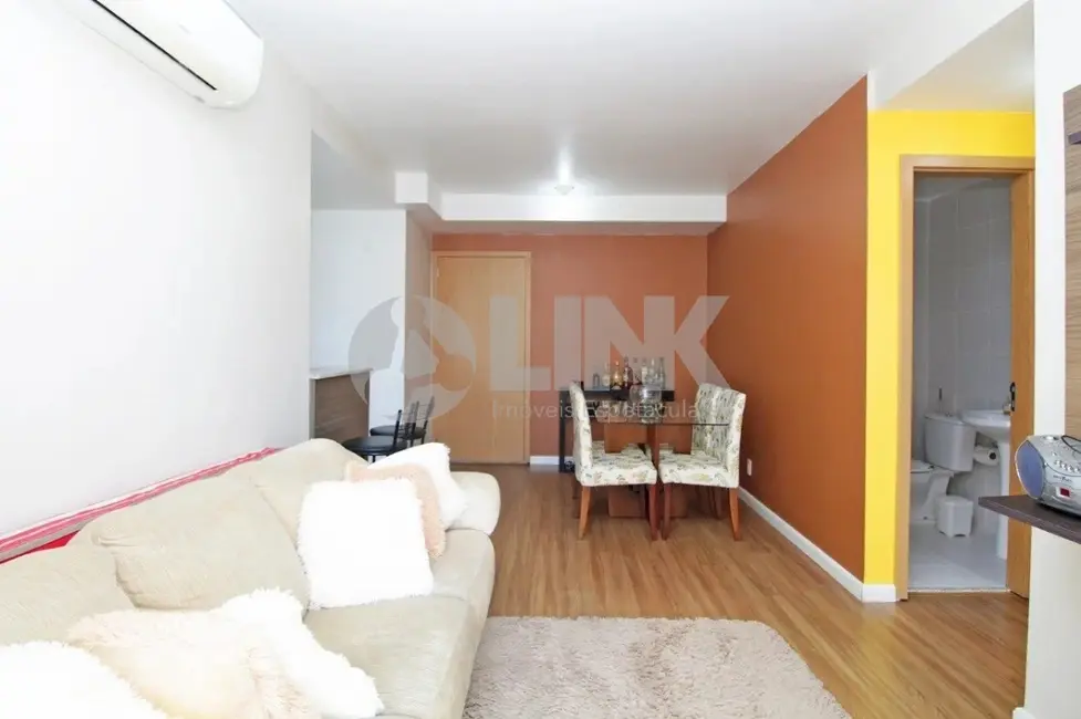 Apartamento com 2 quartos à venda, 63m2 em Passo da Areia, Porto Alegre - RS - imagem 5 Foto 5 de Apartamento com 2 quartos à venda, 63m2 em Passo da Areia, Porto Alegre - RS