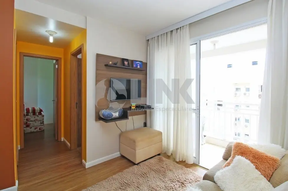 Apartamento com 2 quartos à venda, 63m2 em Passo da Areia, Porto Alegre - RS - imagem 7 Foto 7 de Apartamento com 2 quartos à venda, 63m2 em Passo da Areia, Porto Alegre - RS