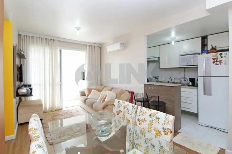 Apartamento com 2 quartos à venda, 63m2 em Passo da Areia, Porto Alegre - RS - imagem 2 Foto 2 de Apartamento com 2 quartos à venda, 63m2 em Passo da Areia, Porto Alegre - RS