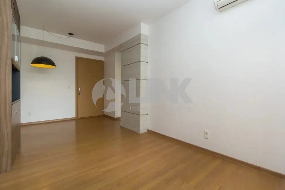 Foto 2 de Apartamento com 2 quartos à venda, 63m2 em Passo da Areia, Porto Alegre - RS