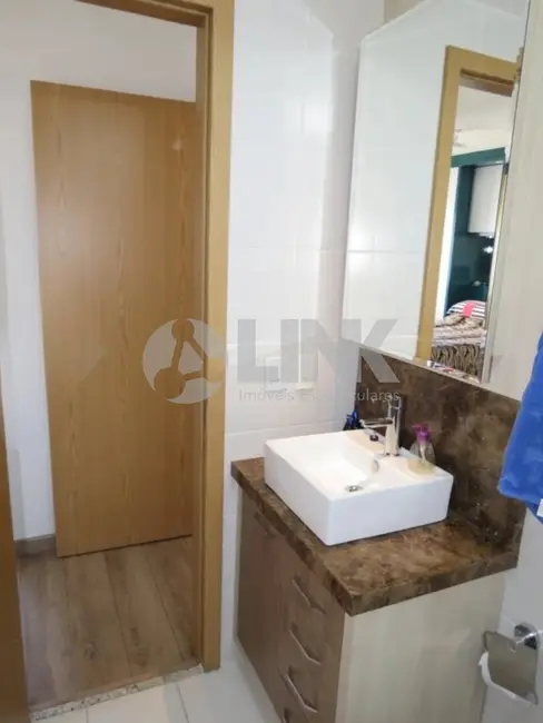 Apartamento com 2 quartos à venda, 63m2 em Passo da Areia, Porto Alegre - RS - imagem 6 Foto 6 de Apartamento com 2 quartos à venda, 63m2 em Passo da Areia, Porto Alegre - RS