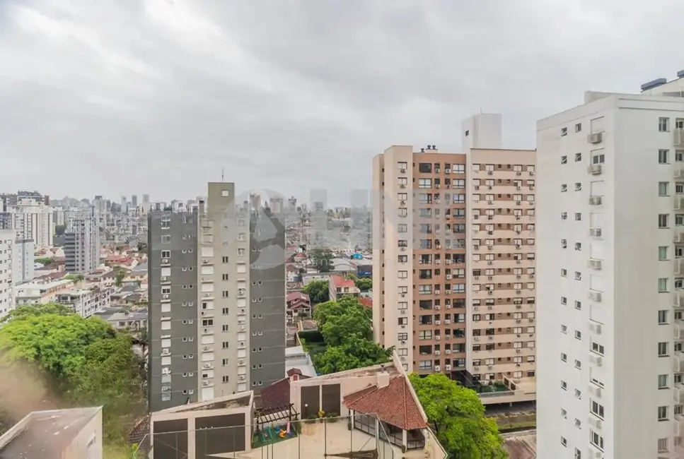 Apartamento com 2 quartos à venda, 67m2 em Passo da Areia, Porto Alegre - RS - imagem 7 Foto 7 de Apartamento com 2 quartos à venda, 67m2 em Passo da Areia, Porto Alegre - RS