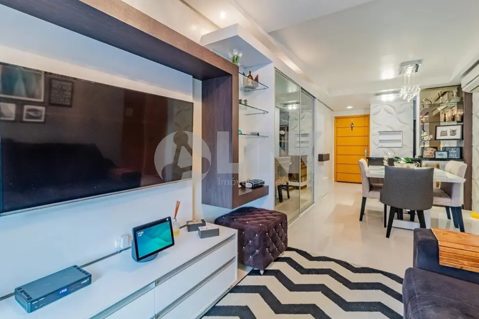 Apartamento com 2 quartos à venda, 67m2 em Passo da Areia, Porto Alegre - RS - imagem 1 Foto 1 de Apartamento com 2 quartos à venda, 67m2 em Passo da Areia, Porto Alegre - RS