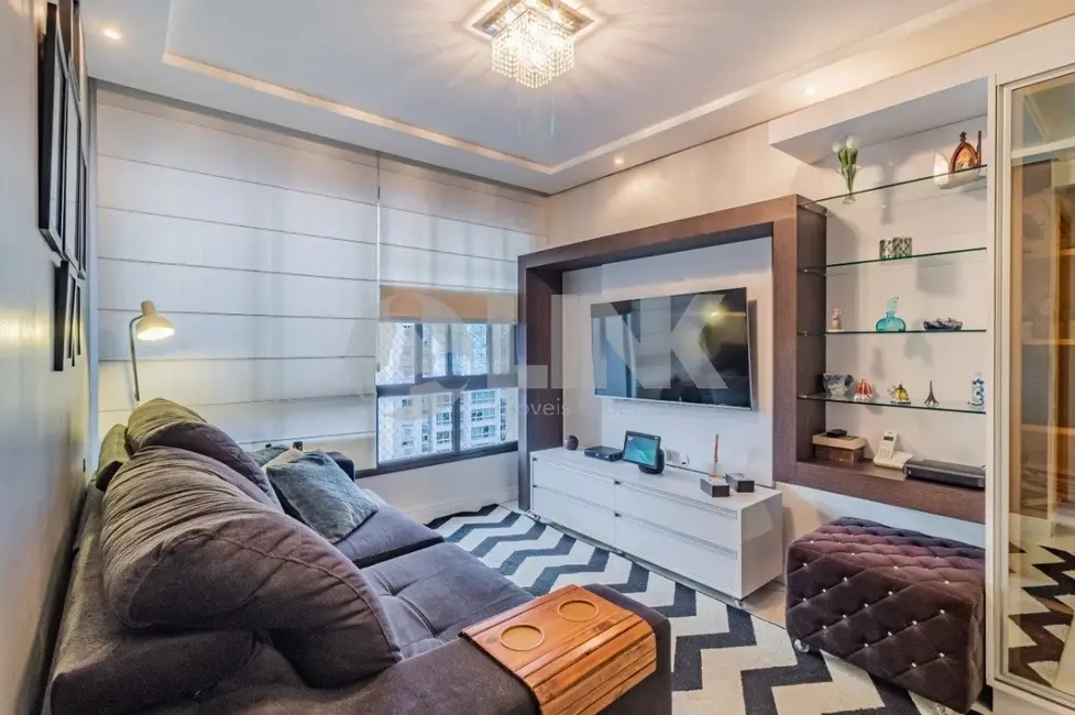 Apartamento com 2 quartos à venda, 67m2 em Passo da Areia, Porto Alegre - RS - imagem 3 Foto 3 de Apartamento com 2 quartos à venda, 67m2 em Passo da Areia, Porto Alegre - RS